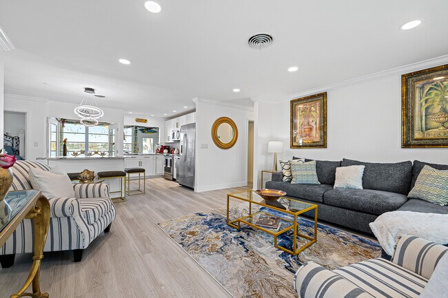 Water views from almost every room - 1741 NW 39th St