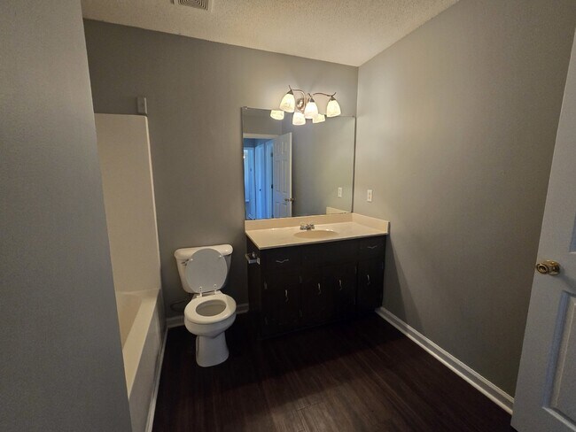 Building Photo - 202 Meagan Ct