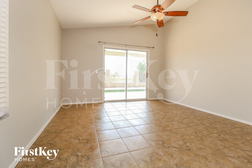 Building Photo - 1071 S 224th Ln