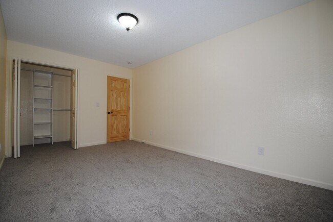 Building Photo - 4922/4924 Princeton Drive