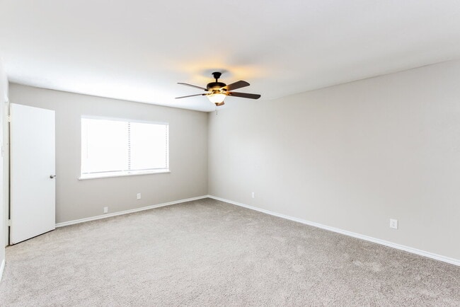 Building Photo - 6505 Alta Oaks Dr