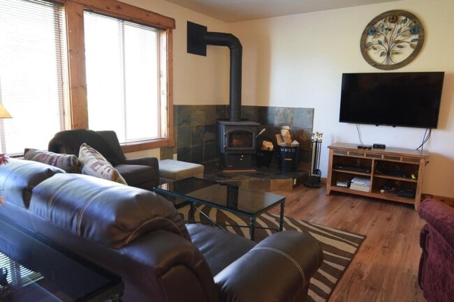 Building Photo - FURNISHED Aspen Village 2bd/2ba