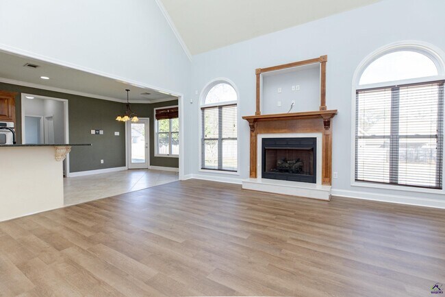 Building Photo - 100 Montview Way
