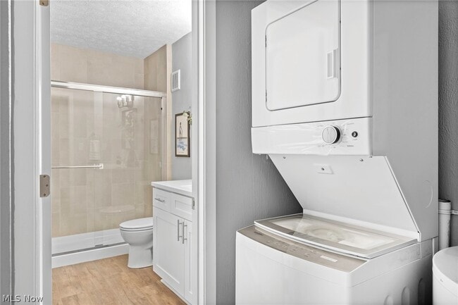 Building Photo - 10532 Clifton Blvd