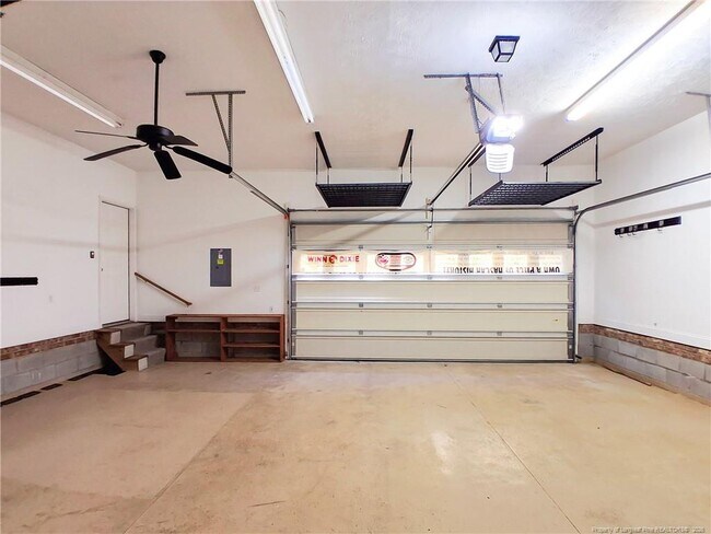 Building Photo - 9310 Creek Path Pl