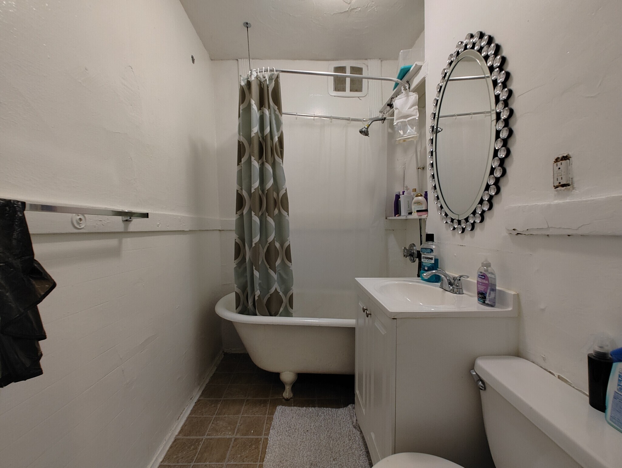 Building Photo - 463 Park Dr