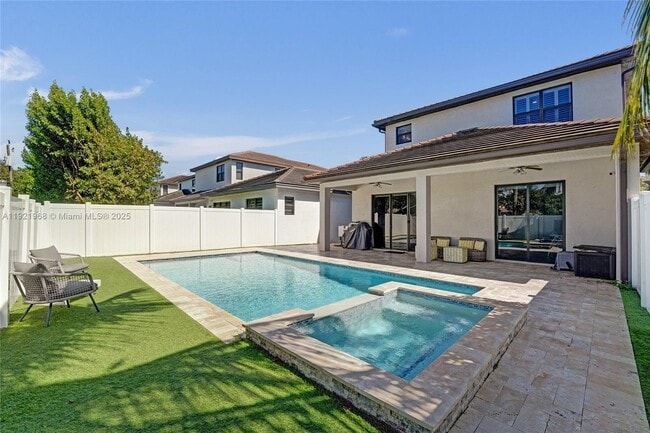 Building Photo - 4947 Whispering Way