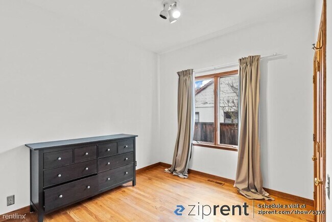 Building Photo - 4 br, 2 bath House - 2280 Hanover St, Palo...