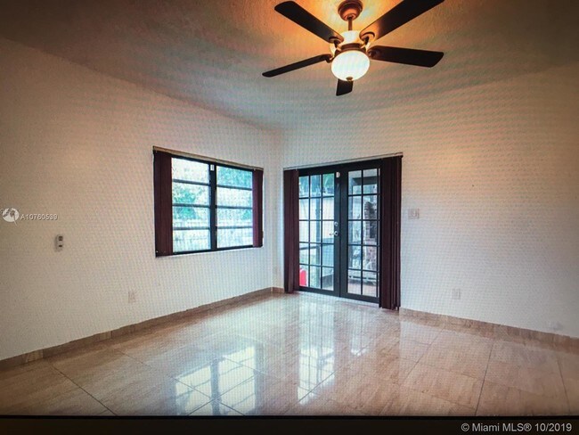 Building Photo - 210 NE 107th St