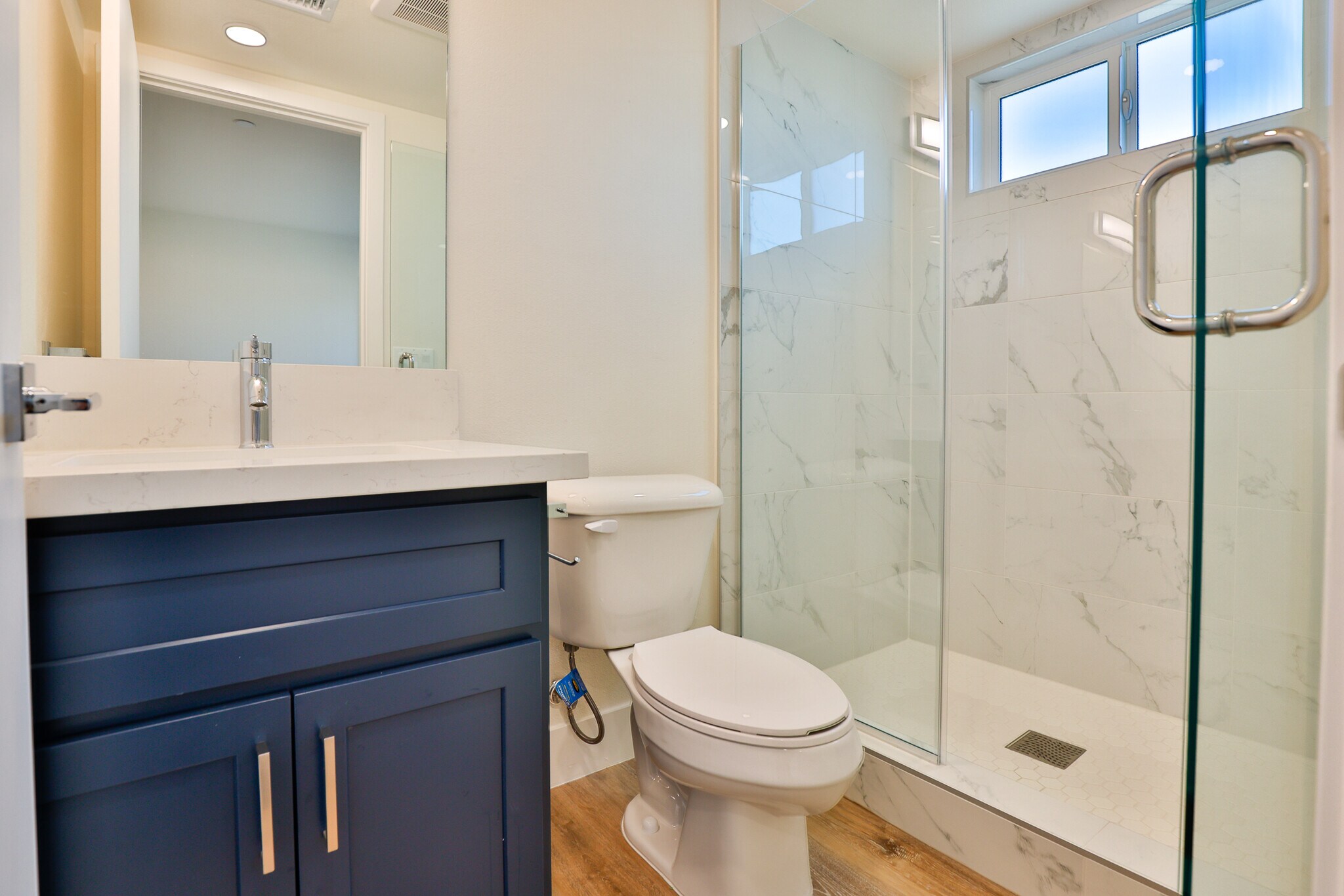 Building Photo - 1164 W 37th Pl