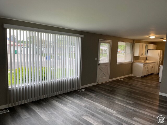 Building Photo - 1625 Paradise Ln