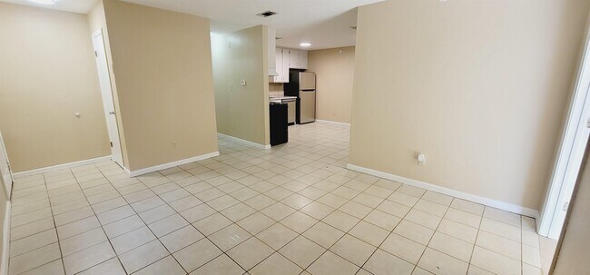 Building Photo - 5889 Cypress Cir