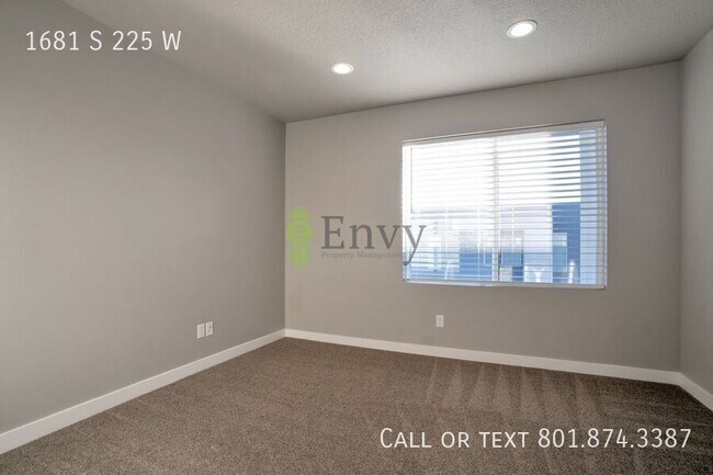 Building Photo - 1681 S 225 E