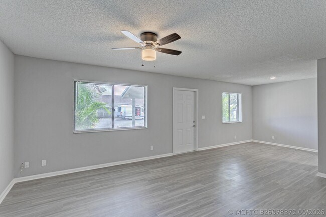 Building Photo - 9184 Roan Ln