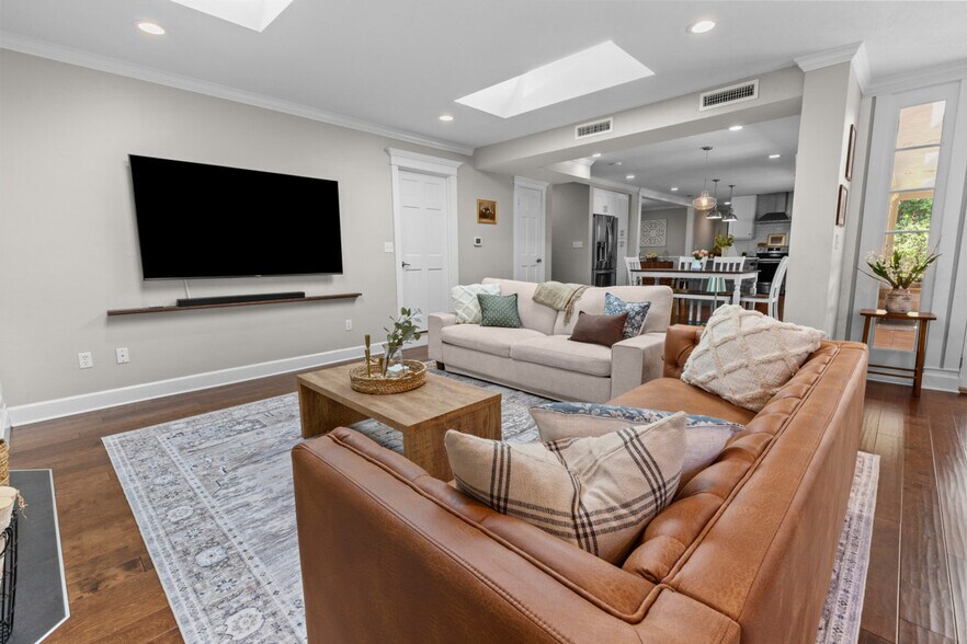 Building Photo - 11011 NW 12th Pl