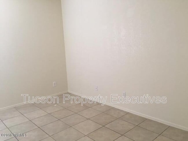 Building Photo - 5244 S Via Laguna Blanca