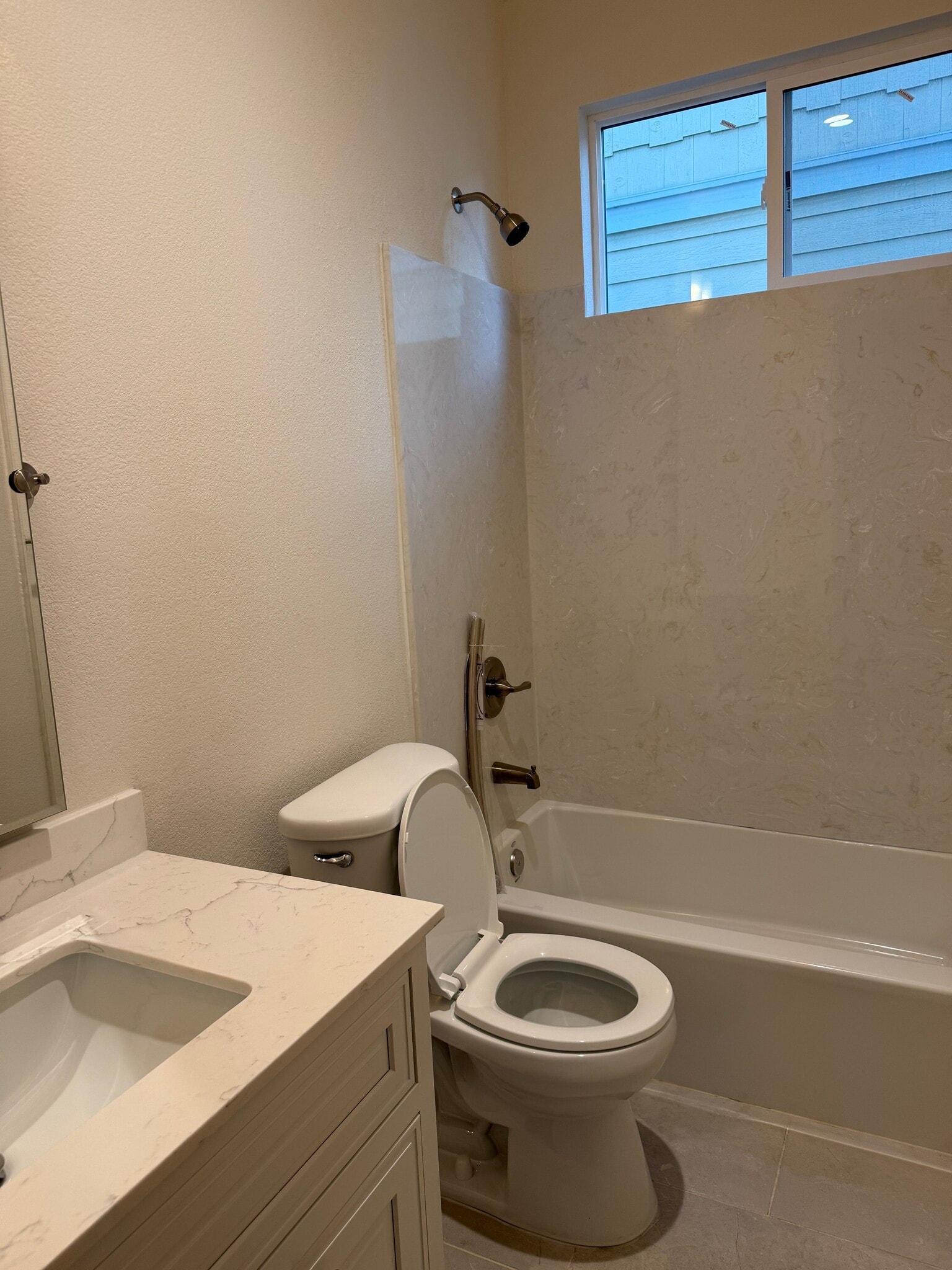 Building Photo - 1869 Ocean View Ave