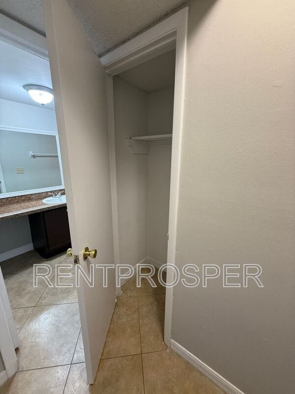 Building Photo - 4151 S Semoran Blvd