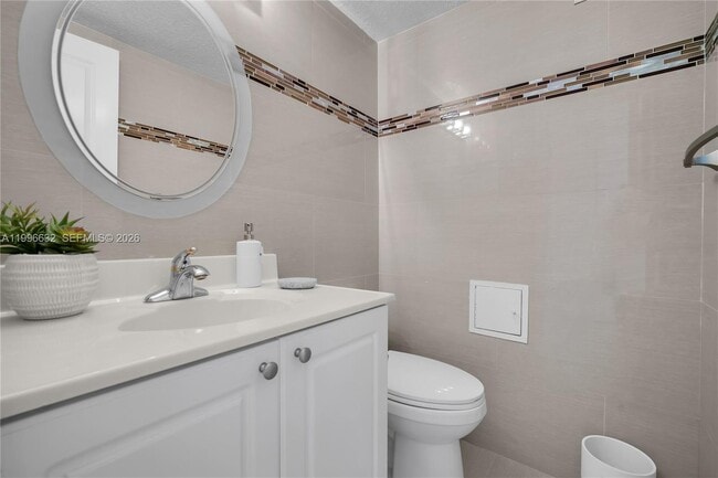 Building Photo - 2501 S Ocean Dr