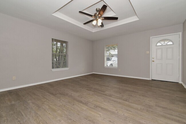 Building Photo - 4008 Templeton St