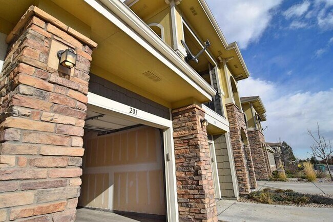 Building Photo - 6242 Kilmer Loop