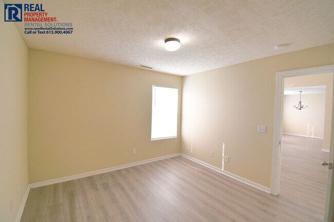 Building Photo - Wonderful 3 bedroom 3 bath home with HUGE bonus room! Washer/dryer included and attached garage!