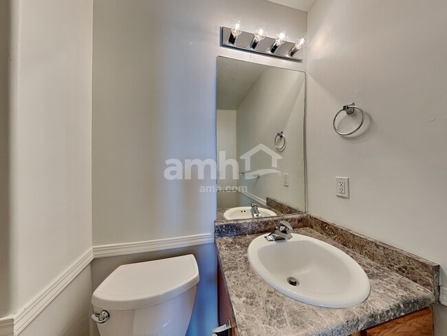 Building Photo - 468 E 1480 N