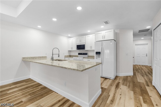 Building Photo - 16810 San Edmundo Rd