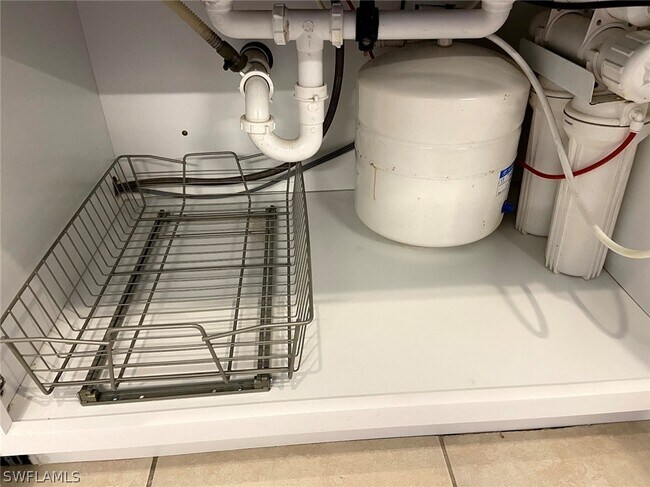 Building Photo - 2502 31st St SW