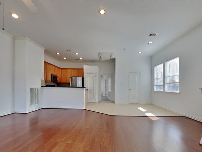 Building Photo - 3412 Honsinger St