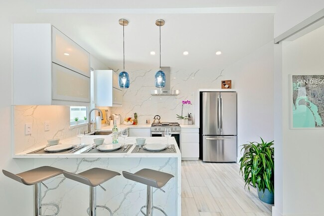 Building Photo - 732 Ventura Pl