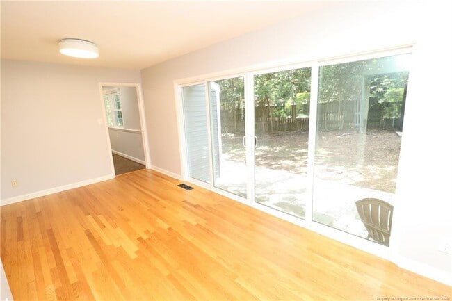 Building Photo - 1009 Dogwood Ln