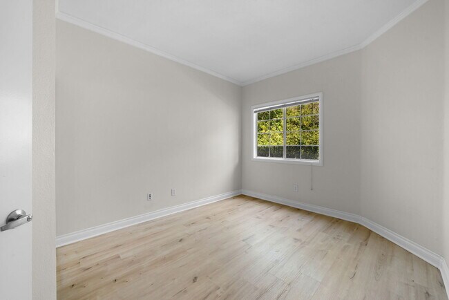 Building Photo - 17161 Alva Rd