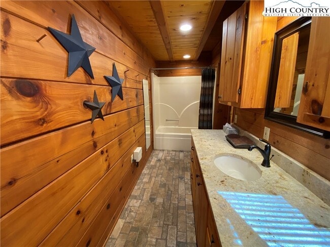 Building Photo - 329 Ballou Mills Rd