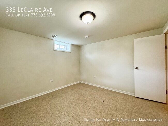Building Photo - 335 Leclaire Ave