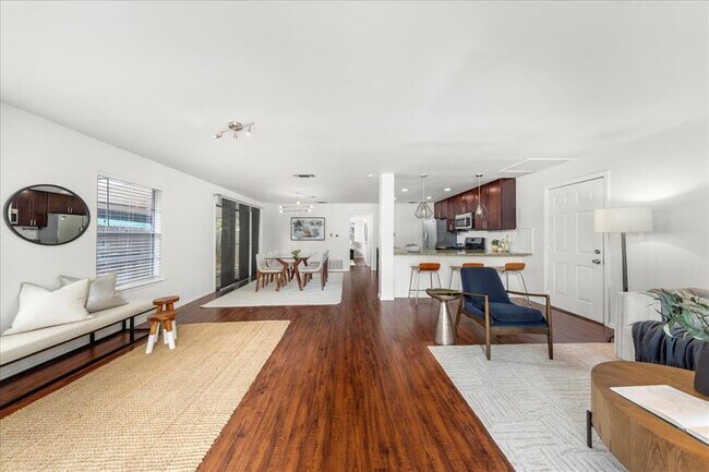 Building Photo - 5108 Emerald Forest Dr