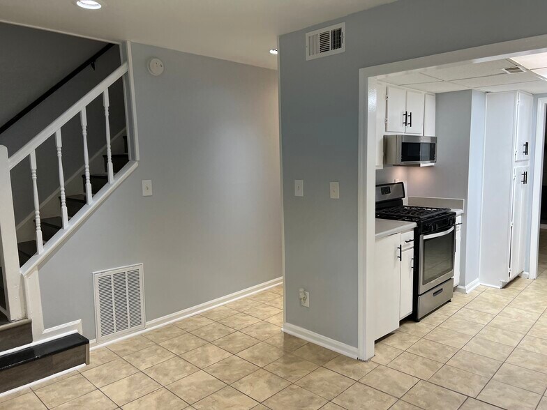 Building Photo - 6419 Baker Ct