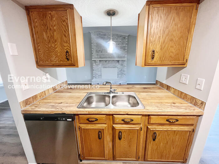 Building Photo - 8461 Huntdale Ct