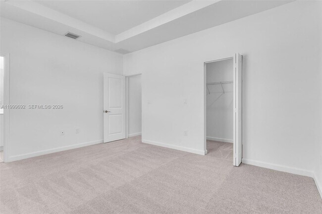 Building Photo - 2661 SE 28th St