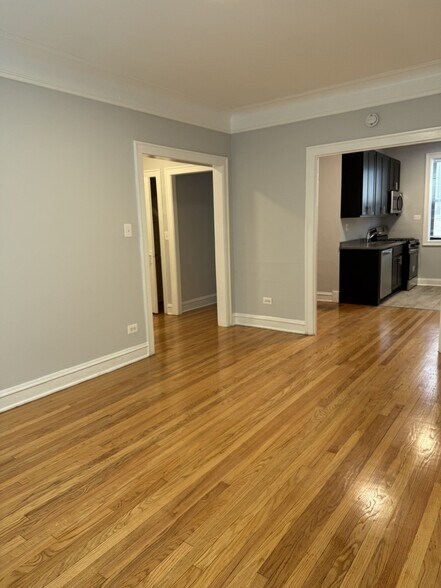 Building Photo - 3161 N Hudson Ave