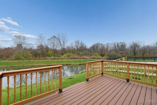 Building Photo - 5001 Lakeview Dr