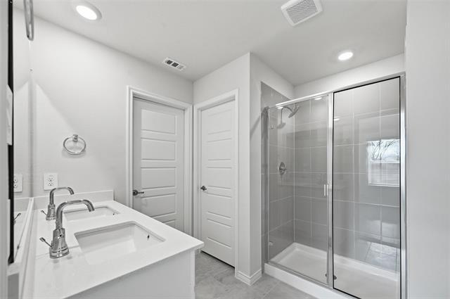 Building Photo - 1315 Hopes Lk Dr