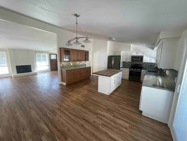 Building Photo - BEAUTIFULLY REMODELED GRANADA HILLS HOME!