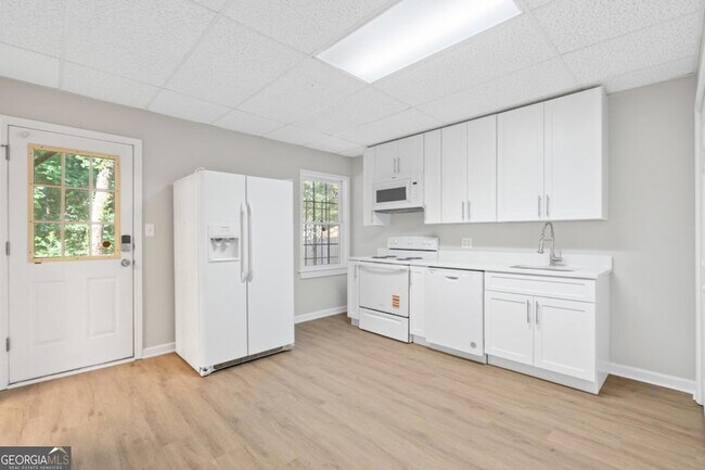 Building Photo - 3418 Rose Arbor Ct