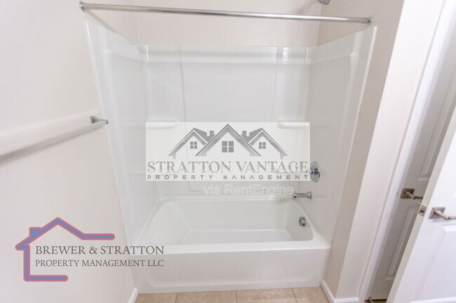 Building Photo - 2028 E Brooklyn Dr