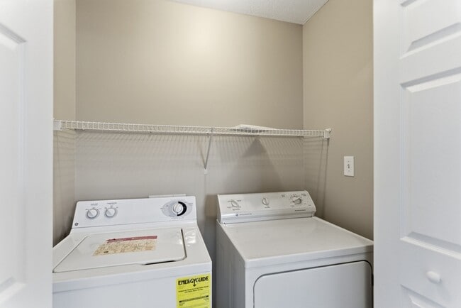 Building Photo - 2806 Wendi Ann Dr