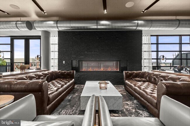 Building Photo - 1300 4th St SE