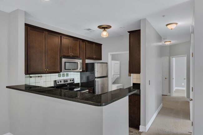 Building Photo - Stylish Condo with Balcony Views in South Nashville