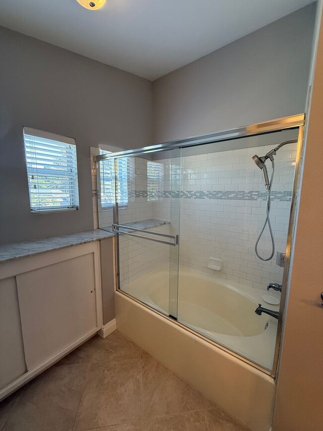 Building Photo - Beautiful home in Oxnard, CA