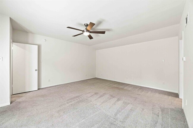 Building Photo - 6215 Queensloch Dr